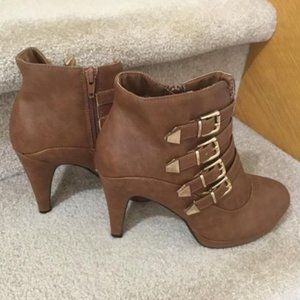 New w/o Tags Sonata Brown Heeled Ankle Boot 'Lucia' size 40